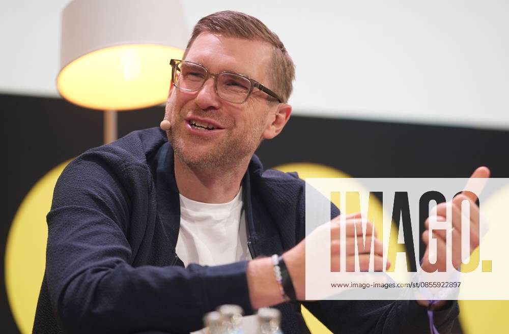 GER, Hamburg, trade fair, exhibition halls, Online Marketing Rockstars Festival, event for digital marketing and technology, OMR Expo, trade fair, OMR Festival 2026 in Hamburg, Per Mertesacker former national soccer player, presenter, TV expert CE