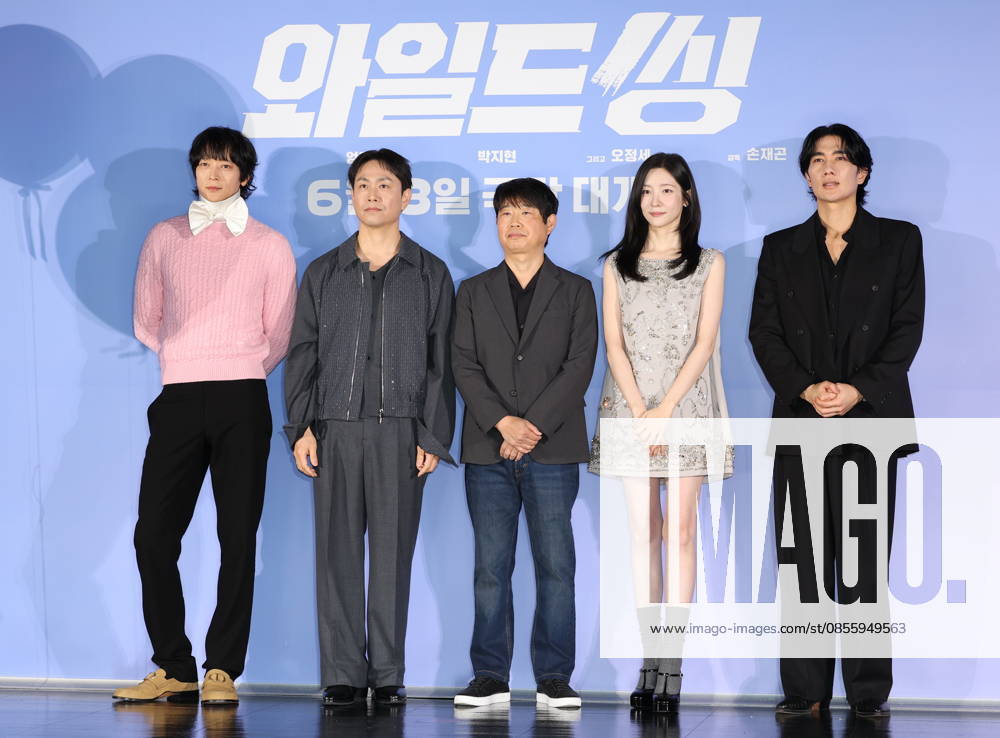 Movie Wild Sing Movie Wild Sing The stars of the new movie Wild Sing -- Kang Dong-won, Oh Jung-sae, Park Ji-hyun and Um Tae-goo (L to 2nd R) -- along with director Son Jae-gon (C) -- pose for a photo during a publicity event in Seoul on May 7, 2026, to promote the movie, set to hit local screens in South Korea on June 3. (Yonhap) 2026-05-08 10:05:22 < 1980-2026 YONHAPNEWS AGENCY. .> ¼¿ïƯº°½Ã