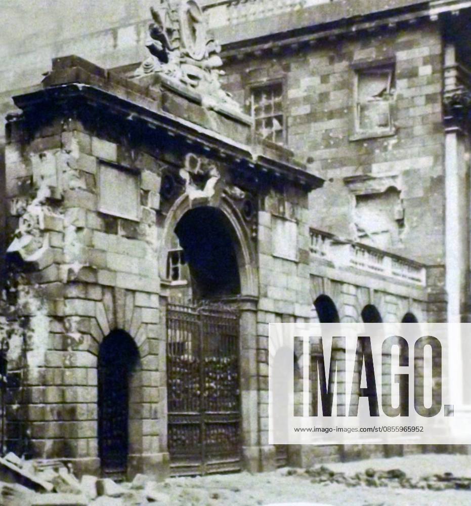 Destruction at the Four Courts, during The Easter Rising Destruction at the the Four Courts, during The Easter Rising also known as the Easter Rebellion, was an armed insurrection staged in Ireland during Easter Week, 1916. The Rising was mounted by Irish republicans with the aims of ending British rule in Ireland and establishing an independent Irish Republic. Early on Monday morning, 24 April 1916, roughly 1,200 Volunteers and Citizen Army members took over strongpoints in Dublin city centre. Editorial use only. All other uses to be cleared with the copyright owner (World History Archive), in advance., WHA_037_0504.jpg, Destruction; Four Courts; Easter Rising; Easter Rebellion; Ireland; armed insurrection; Irish rep