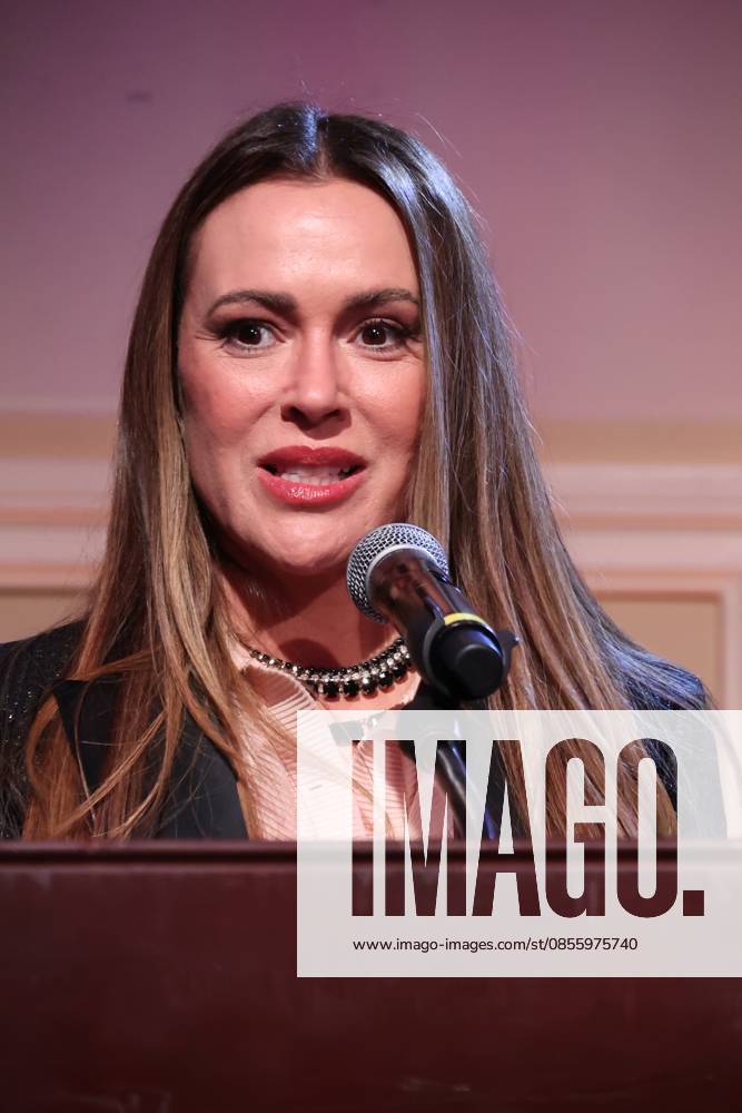 Alyssa Milano attends the 2026 Bridge to Justice Gala in Los Angeles Los Angeles CA May 7 Alyssa Milano speaks at the 2026 Bridge to Justice Gala hosted by The Survivor Justice Center on May 7, 2026 Credit AdMedia 455688 2026 05 07 Los Angeles United States Milano, Alyssa