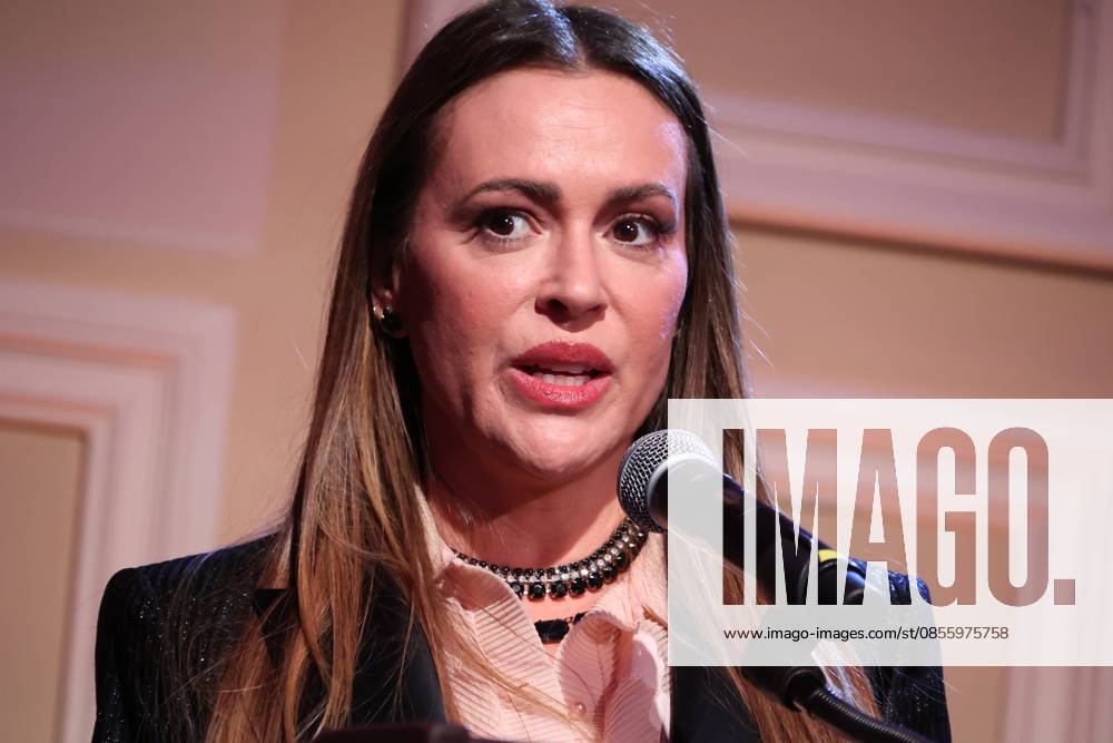 Alyssa Milano attends the 2026 Bridge to Justice Gala in Los Angeles Los Angeles CA May 7 Alyssa Milano speaks at the 2026 Bridge to Justice Gala hosted by The Survivor Justice Center on May 7, 2026 Credit AdMedia 455688 2026 05 07 Los Angeles United States Milano, Alyssa
