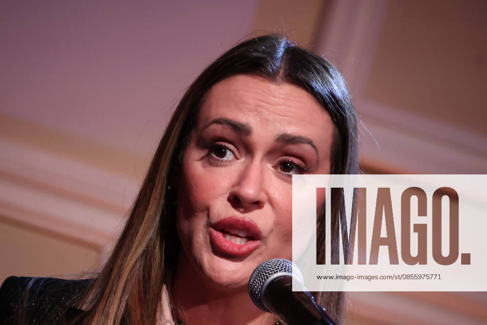 Alyssa Milano attends the 2026 Bridge to Justice Gala in Los Angeles Los Angeles CA May 7 Alyssa Milano speaks at the 2026 Bridge to Justice Gala hosted by The Survivor Justice Center on May 7, 2026 Credit AdMedia 455688 2026 05 07 Los Angeles United States Milano, Alyssa