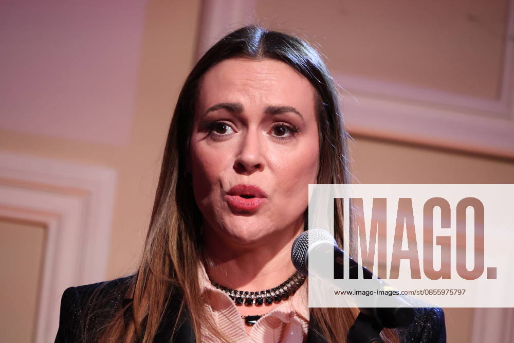 Alyssa Milano attends the 2026 Bridge to Justice Gala in Los Angeles Los Angeles CA May 7 Alyssa Milano speaks at the 2026 Bridge to Justice Gala hosted by The Survivor Justice Center on May 7, 2026 Credit AdMedia 455688 2026 05 07 Los Angeles United States Milano, Alyssa