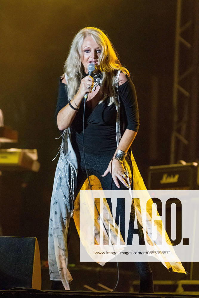 Bonnie Tyler, the singer at her concert on 21 9 2023 at the Sagres Campo Pequeno in Lisbon, Portugal Concern for Bonnie Tyler after her emergency operation, the 74-year-old singer is in an induced coma
