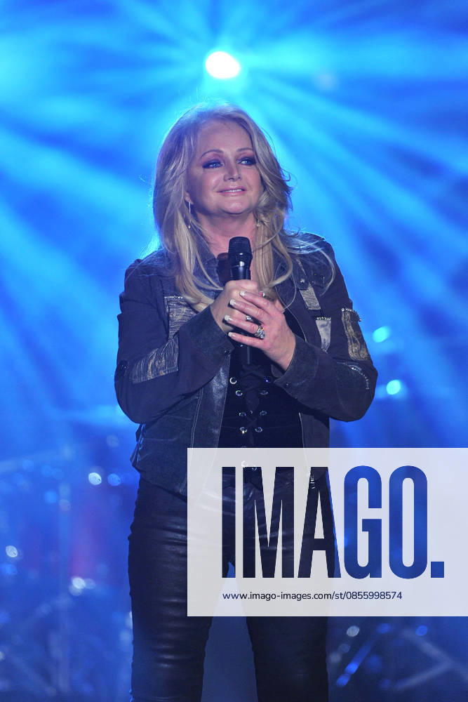 Bonnie Tyler on the ZDF TV show Willkommen bei C Nebel ZDF on 16 2 2016 in Berlin Concern for Bonnie Tyler after her emergency operation, the 74-year-old singer is in an induced coma