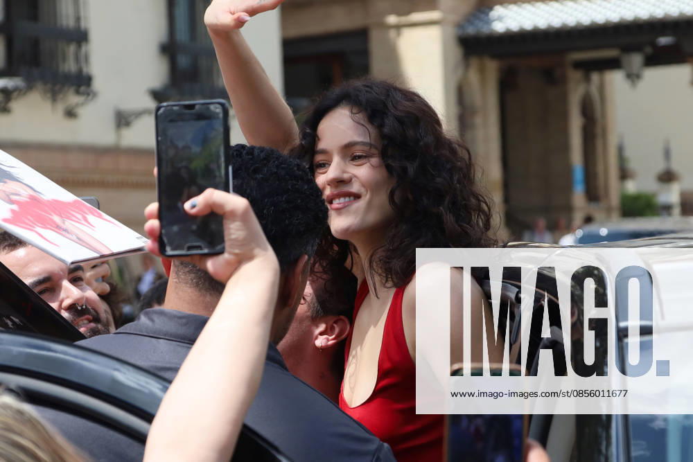 Rosalía, acclaimed by her fans in Seville Rosalía, acclaimed by her fans in Seville, on May 08, 2026, in Seville Andalusia, Spain ROSALÍA SINGER MUSIC FANS MAY 08, 2026 Seville Seville Spain