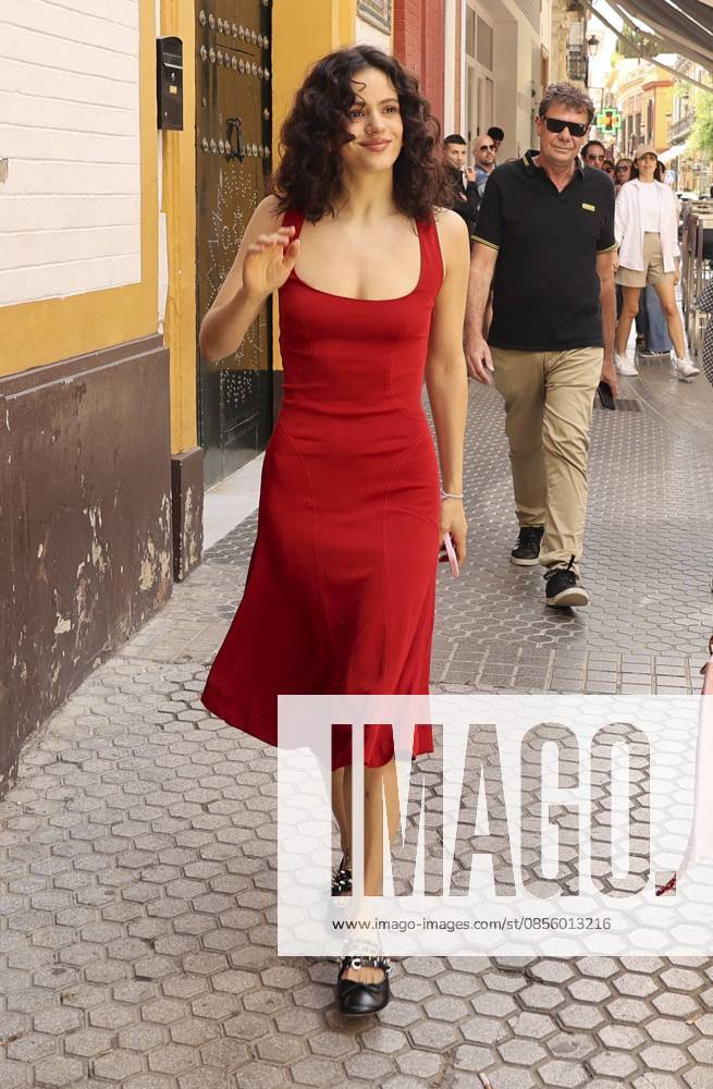 Rosalia with her fans in the streets of Seville, Friday, May 8, 2026 Cordon Press