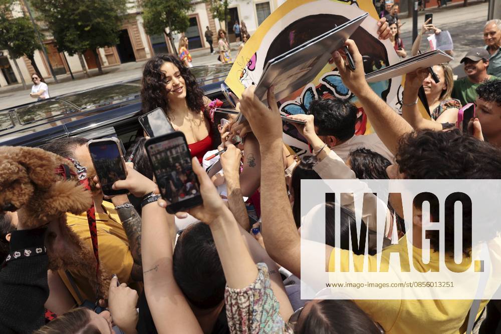 Rosalia with her fans in the streets of Seville, Friday, May 8, 2026 Cordon Press