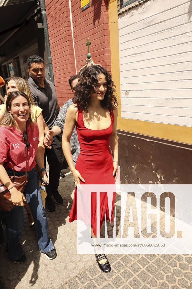 Rosalia with her fans in the streets of Seville, Friday, May 8, 2026 Cordon Press