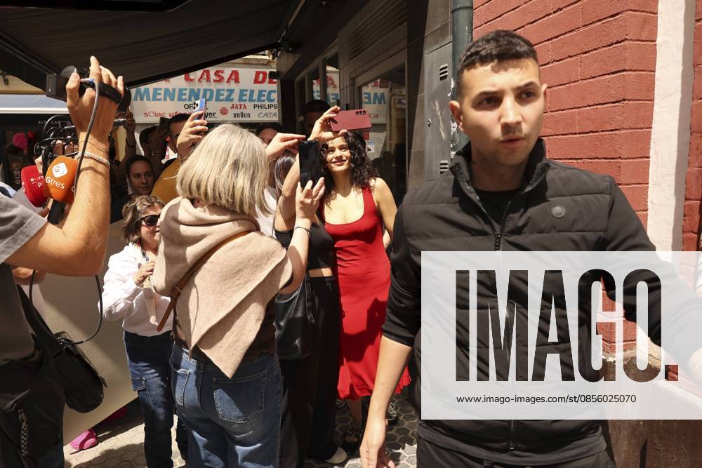 Rosalia with her fans in the streets of Seville, Friday, May 8, 2026 Cordon Press