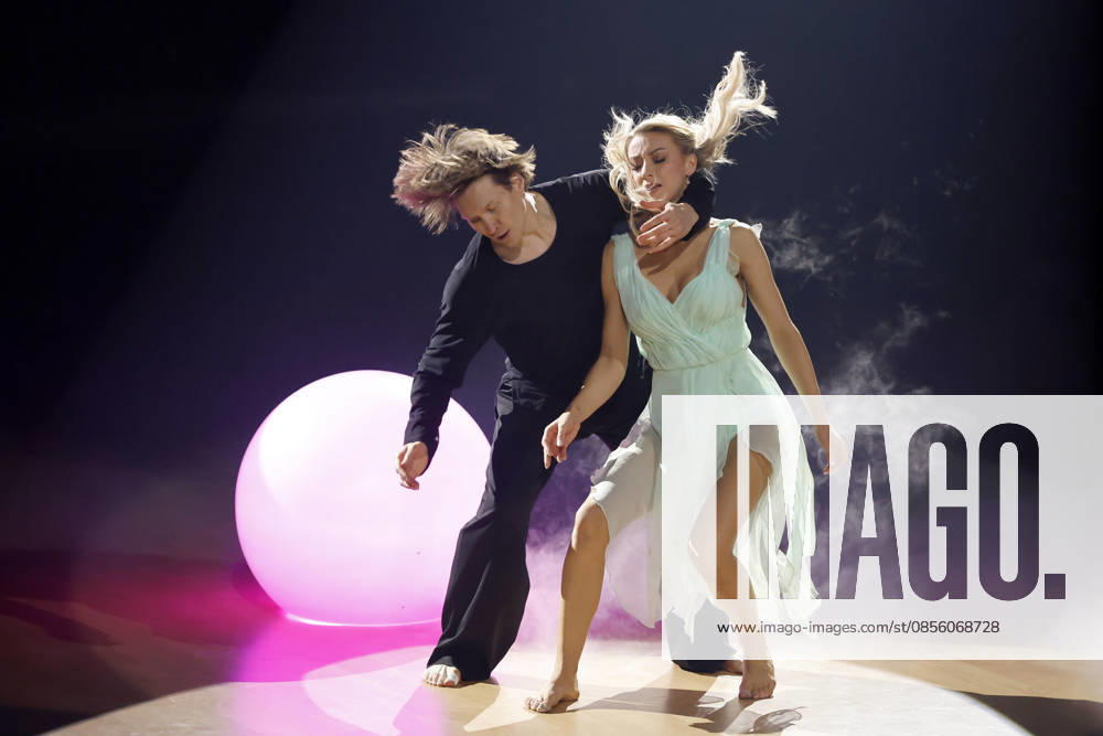 Singer Anna Carina Woitschack and dancer Evgeny Vinokurov at the ninth dance show of the 19th season of the RTL dance show Lets Dance at the Coloneum Cologne, 08 05 2026 NRW Germany