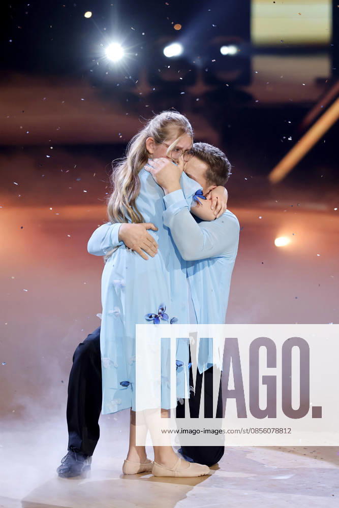 Drummer Gustav Schäfer Tokio Hotel here dancing with his daughter Lotti is eliminated from the ninth dance show of the 19th season of the RTL dance show Lets Dance at the Coloneum Cologne, 08 05 2026 NRW Germany