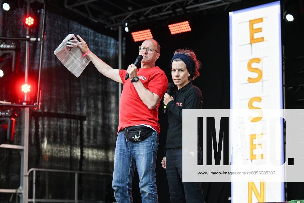 30 Essen Original on Day 2 WAZ reporters, Martin Spletter and Iris Müller in conversation with WAZ readers on Saturday, May 09, 2026 at the 30 Essen Original in Essen city center Germany NRW Essen Copyright VladimirxWegener