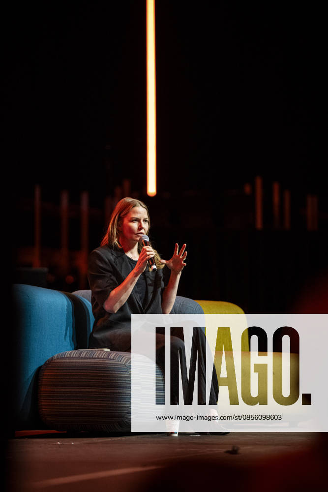 s-Hertogenbosch, Noord-Brabant, Netherlands: On May 9, 2026, Actor JENNIFER MORRISON, best known for roles in Once Upon a Time and House M.D., participates in a Q&A session at Comic Con Holland in s-Hertogenbosch, Netherlands. s-Hertogenbosch Netherlands - ZUMAp202 20260509_zip_p202_002