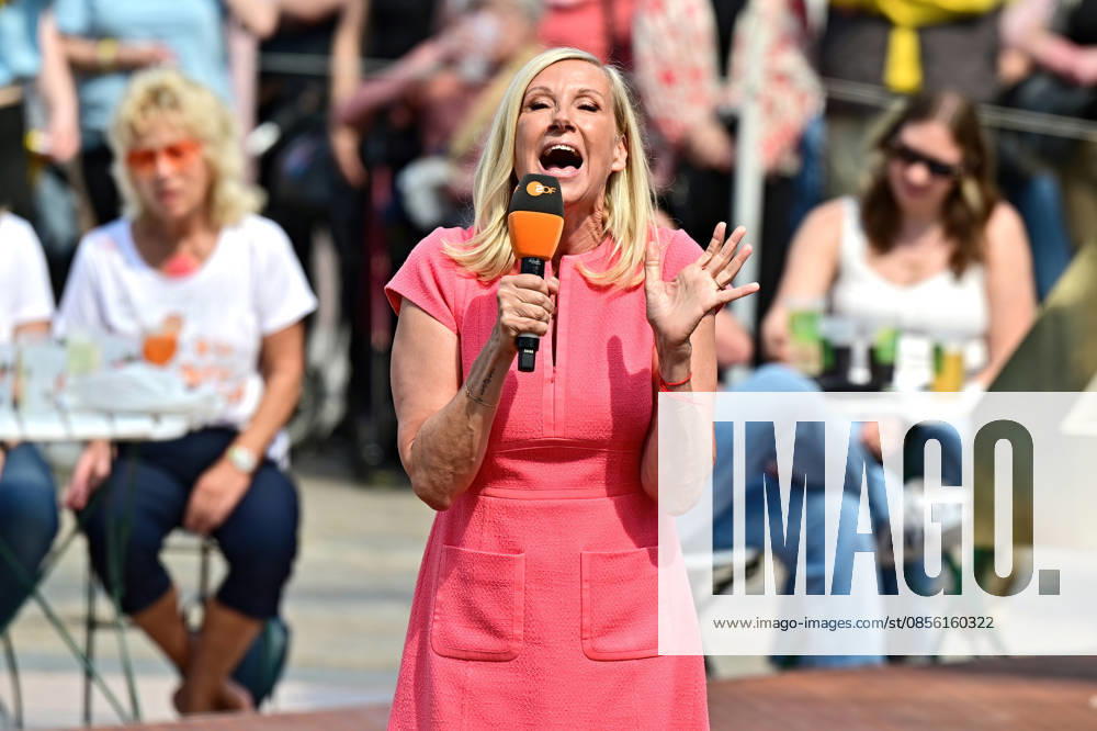 ZDF Fernsehgarten presenter Andrea Kiwi Kiewel during the ZDF entertainment show Fernsehgarten on 10 05 2026 in Mainz 20260510MWI120216