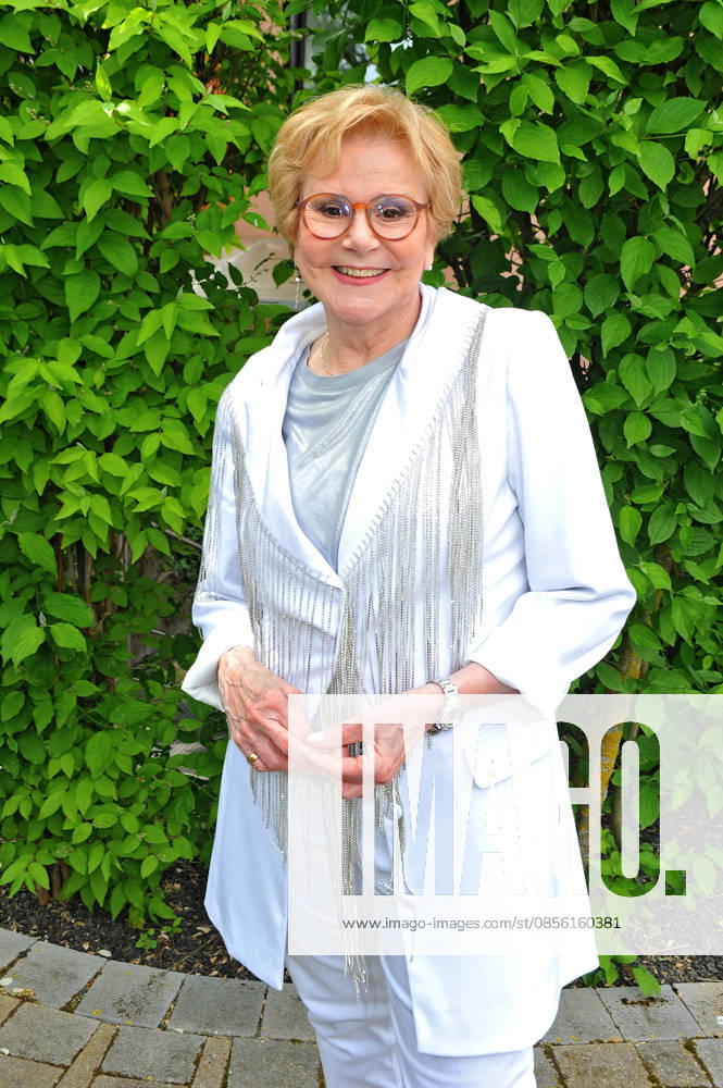 ZDF Fernsehgarten singer Peggy March during the ZDF entertainment show Fernsehgarten on 10 05 2026 in Mainz 20260510MWI120938