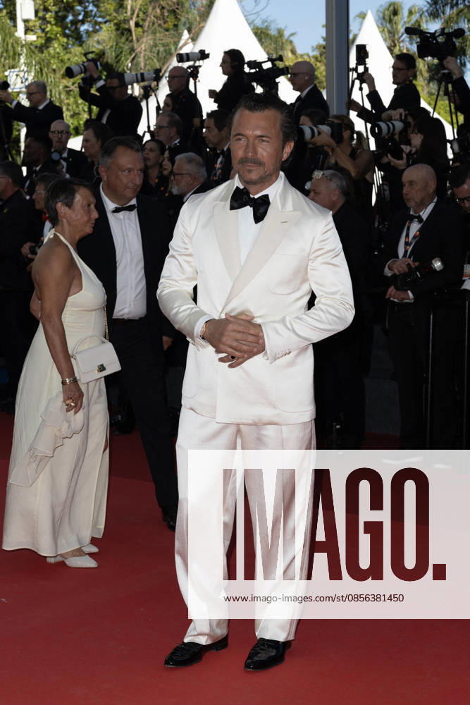 William Abadie Montée des marches du film La vénus électrique pour la cérémonie douverture du 79ème Festival International du Film de Cannes, le 12 mai 2026 Olivier Borde Bestimage Red carpet for The electric kiss during the 79th Cannes International Film Festival Opening ceremony on May 12, 2026 Cannes France