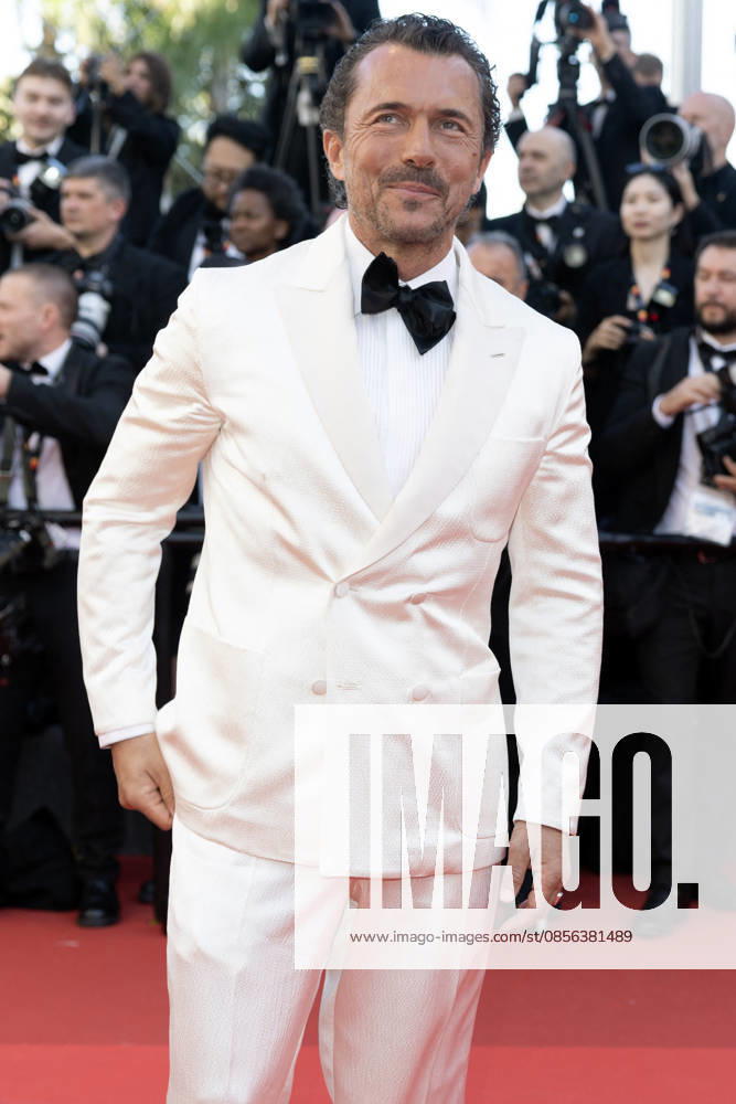 William Abadie Montée des marches du film La vénus électrique pour la cérémonie douverture du 79ème Festival International du Film de Cannes, le 12 mai 2026 Olivier Borde Bestimage Red carpet for The electric kiss during the 79th Cannes International Film Festival Opening ceremony on May 12, 2026 Cannes France