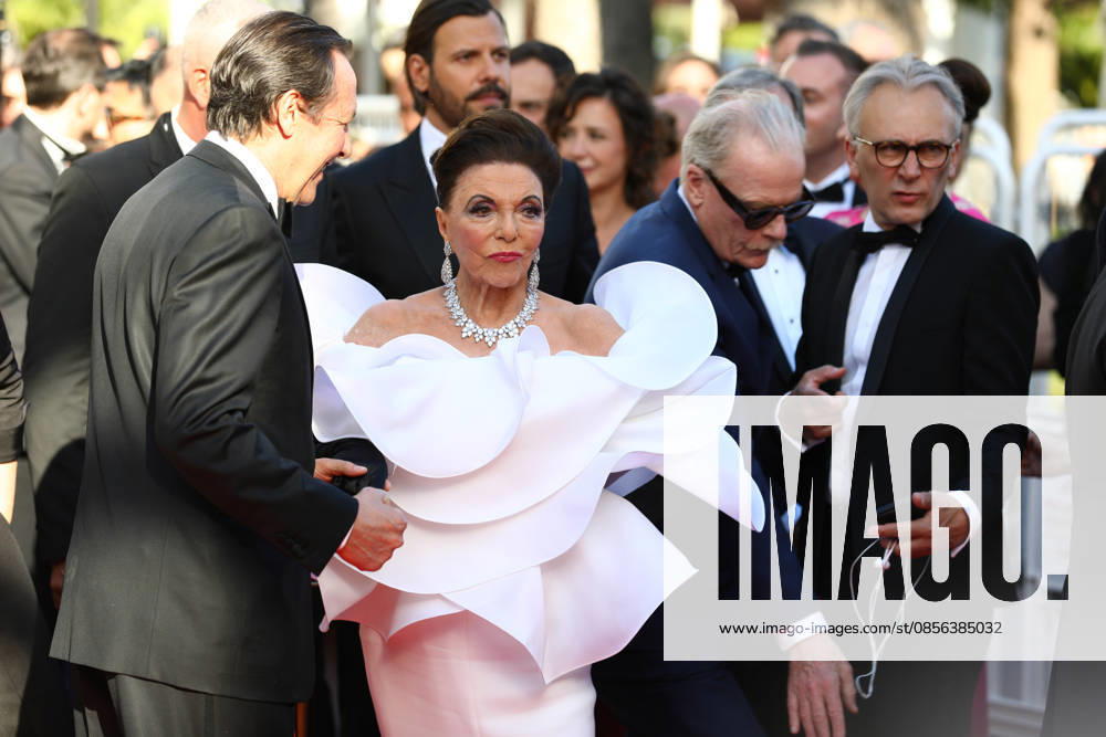 Cannes, Cote D azur, France: JOAN COLLINS during the red carpet for the premiere screening of THE ELECTRIC KISS at the 79th Annual Cannes Film Festival at Palais des Festivals in Cannes, France Cannes France - ZUMAc179 20260512_zep_c179_076