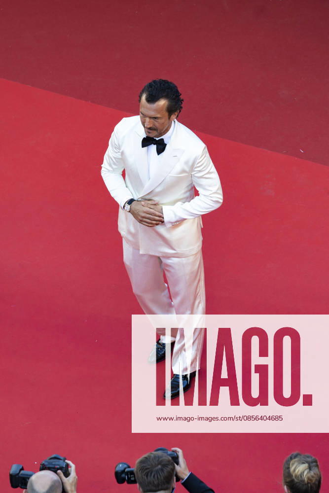 William Abadie Montée des marches du film La vénus électrique pour la cérémonie douverture du 79ème Festival International du Film de Cannes, le 12 mai 2026 Camilla Canalini Bestimage Red carpet for The electric kiss during the 79th Cannes International Film Festival Opening ceremony on May 12, 2026 Cannes France