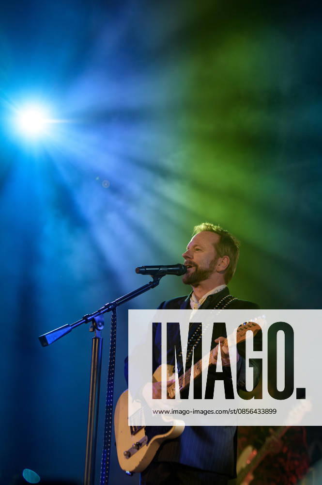 Kiefer Sutherland performs live in the Union Chapel, London, 12 May 2026 Kiefer Sutherland performs live in Union Chapel, London, 12 May 2026 ., Credit:Tina Korhonen Tina Korhonen - B162 Avalon United Kingdom, London