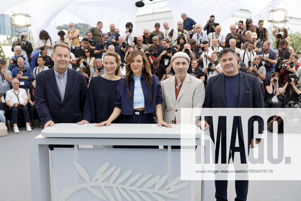 Christophe Massie, Marine Francen, Monia Chokri présidente du jury , Cédric Coppola et Michel Benjamin au photocall du jury Caméra dOr lors du 79ème Festival International du Film de Cannes, France, le 13 mai 2026 Jacovides Moreau Bestimage Camera DOr Jury photocall at the 79th annual Cannes Film Festival at Palais des Festivals on May 13, 2026 in Cannes, France Cannes France