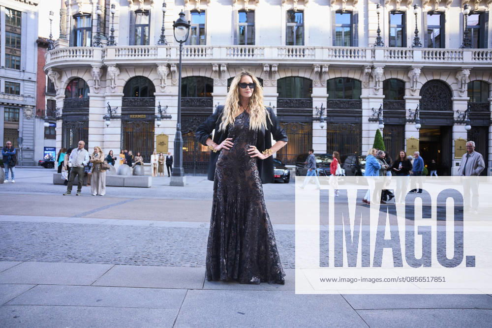 Elle Macpherson attends Prix dÃ¢â‚¬â ¢Excellence de la Beaute red carpet at Real Casino on May 13, 2026 in Madrid, Spain Madrid Spain - ZUMAg15_ 20260513_zaf_g15_038