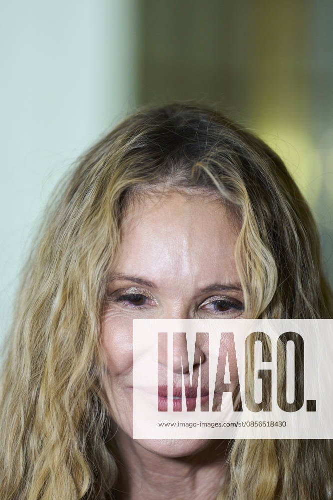 Elle Macpherson attends Prix dâ€⠢Excellence de la Beaute red carpet at Real Casino on May 13, 2026 in Madrid, Spain Madrid Spain - ZUMAg15_ 20260513_zaf_g15_072