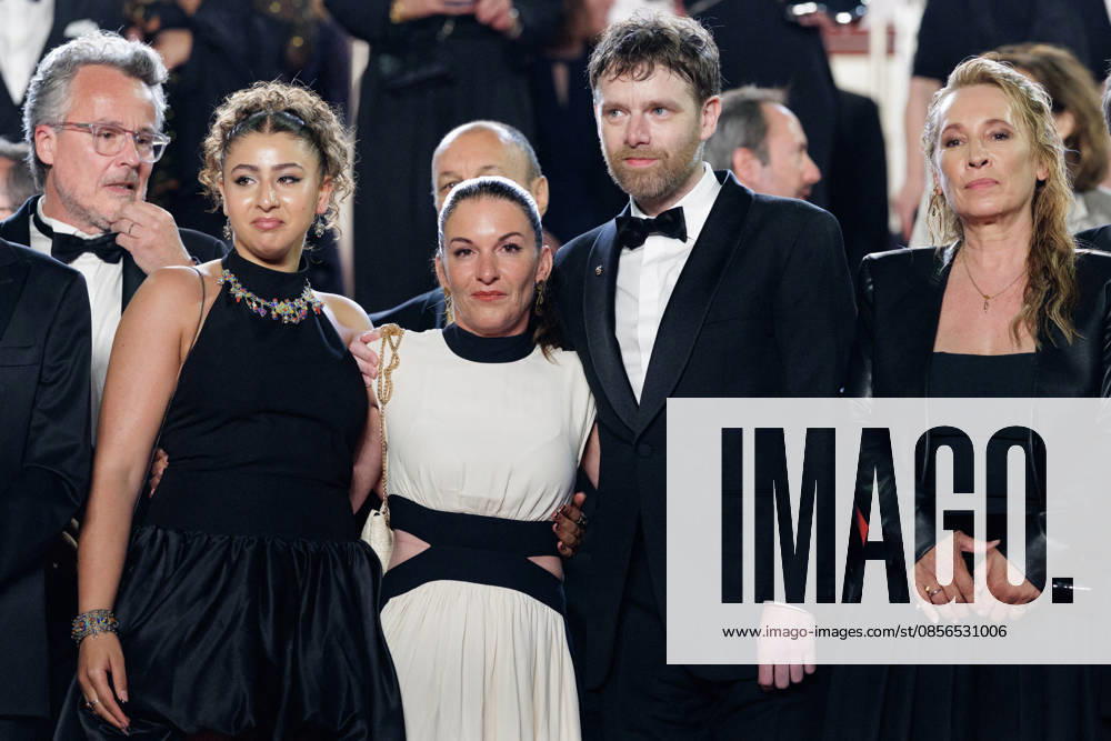 François Kraus, Emma Boumali, Mickaëlle Paty sister of Samuel Paty , Antoine Reinartz, Emmanuelle Bercot Descente des marches du film Labandon lors du 79ème Festival International du Film de Cannes, le 13 mai 2026 Olivier Borde Bestimage People leaving the red carpet for Forsaken at the 79th Cannes International Film Festival on May 13, 2026 Cannes France