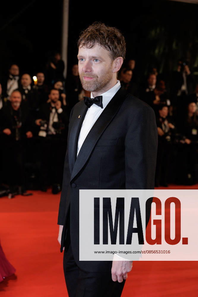 Antoine Reinartz Descente des marches du film Labandon lors du 79ème Festival International du Film de Cannes, le 13 mai 2026 Olivier Borde Bestimage People leaving the red carpet for Forsaken at the 79th Cannes International Film Festival on May 13, 2026 Cannes France