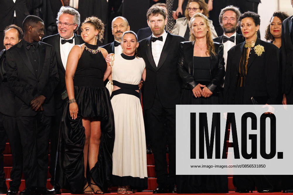 Emma Boumali, François Kraus, Mickaëlle Paty sister of Samuel Paty , Antoine Reinartz, Emmanuelle Bercot, Mounira Barbouch Descente des marches du film Labandon lors du 79ème Festival International du Film de Cannes, le 13 mai 2026 Jacovides Moreau Bestimage People leaving the red carpet for Forsaken at the 79th Cannes International Film Festival on May 13, 2026 Cannes France