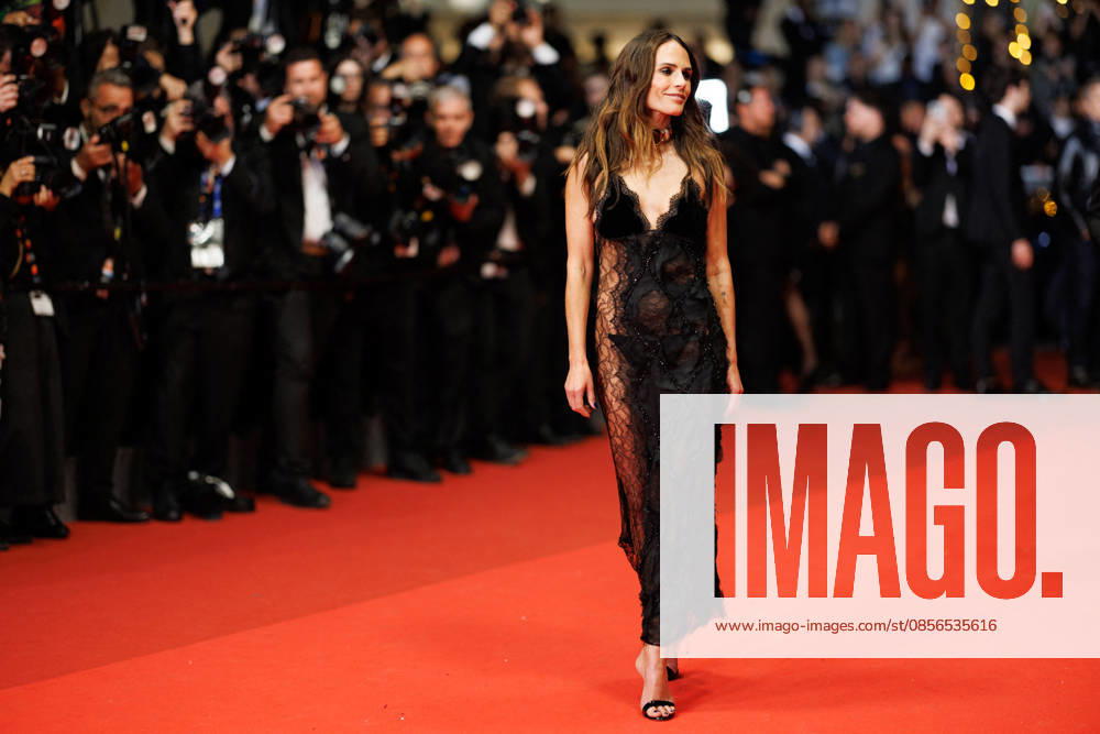 Jordana Brewster Montée des marches du film The Fast and the Furious lors du 79ème Festival International du Film de Cannes, le 13 mai 2026 Jacovides Moreau Bestimage Red carpet for The Fast and the Furious at the 79th Cannes International Film Festival on May 13, 2026 Cannes France