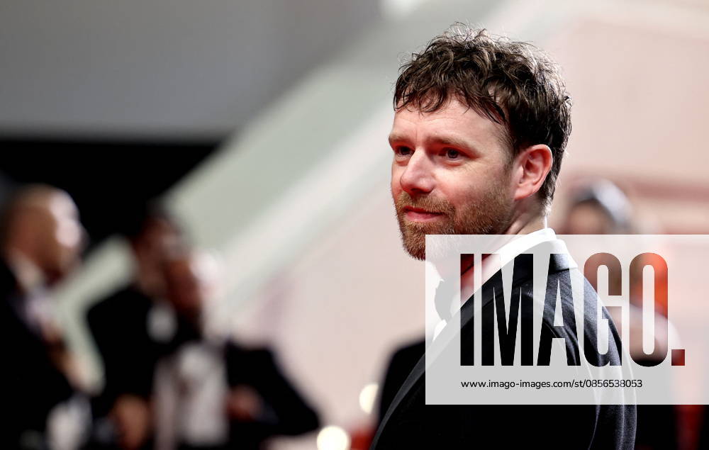 Antoine Reinartz Descente des marches du film Labandon lors du 79ème Festival International du Film de Cannes, le 13 mai 2026 Jacovides Moreau Bestimage People leaving the red carpet for Forsaken at the 79th Cannes International Film Festival on May 13, 2026 Cannes France