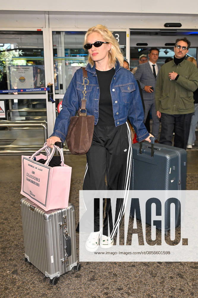 Cannes Nadia Tereszkiewicz Nice Airport Nadia Tereszkiewicz is seen at Nice airport ahead of the 79th Cannes Film Festival in Cannes, France on May 14, 2026. Photo by Julien Reynaud APS-Medias ABACAPRESS.COM Nice France