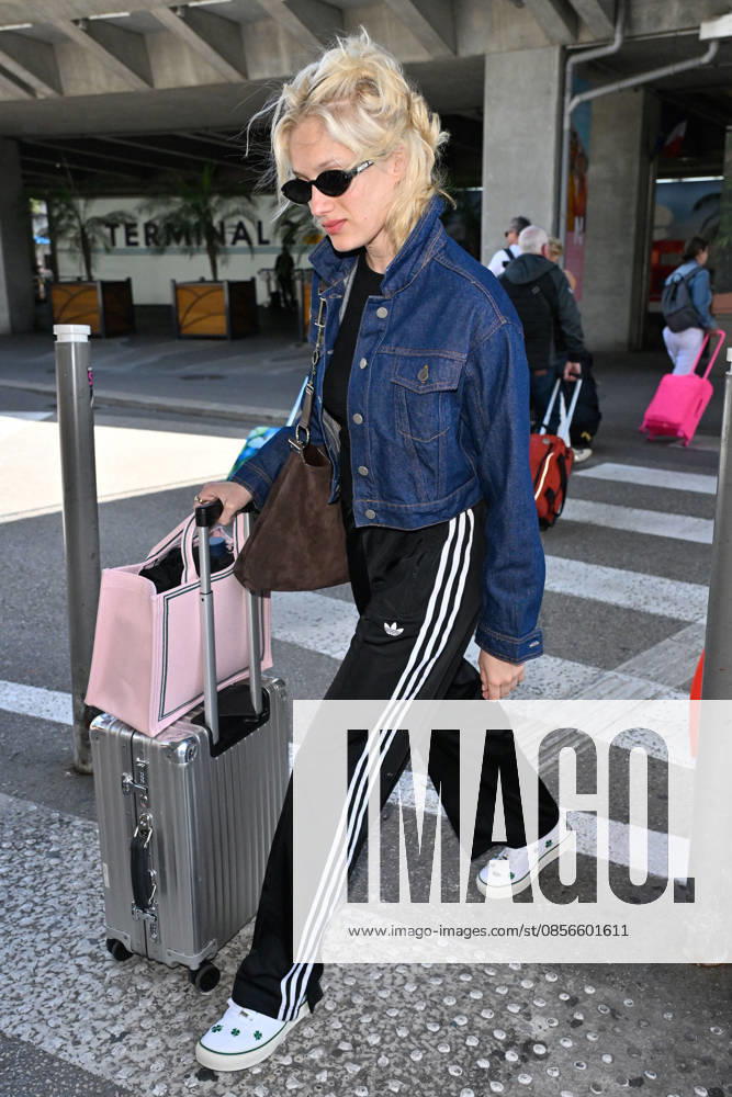 Cannes Nadia Tereszkiewicz Nice Airport Nadia Tereszkiewicz is seen at Nice airport ahead of the 79th Cannes Film Festival in Cannes, France on May 14, 2026. Photo by Julien Reynaud APS-Medias ABACAPRESS.COM Nice France