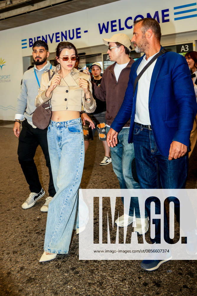 Becky Armstrong arrives at the Nice airport ahead of the 79th Cannes Film Festival, France, on May 14, 2026 Laetitia Notarianni Bestimage Celebs arrive at the Nice airport ahead of the 79th Cannes Film Festival, France, on May 14, 2026 Nice France