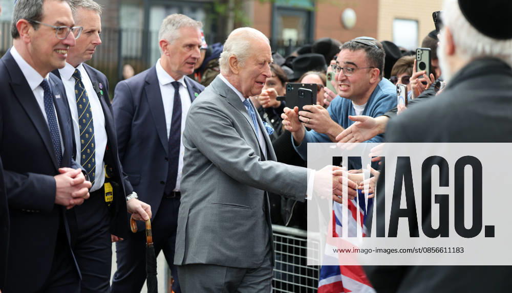 King Charles in Golders Green King Charles greets local residents in Golders Green in North London following the attack on Jewish residents., Credit:Richard Pohle PA ROTA - B68 Avalon