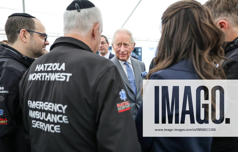 King Charles in Golders Green King Charles meets members of the Hatzola Jewish ambulance service during a visit to a Jewish community centre in lGolders Green in North London following the attack on Jewish residents there two weeks ago, Credit:Richard Pohle PA ROTA - B68 Avalon Golders Green