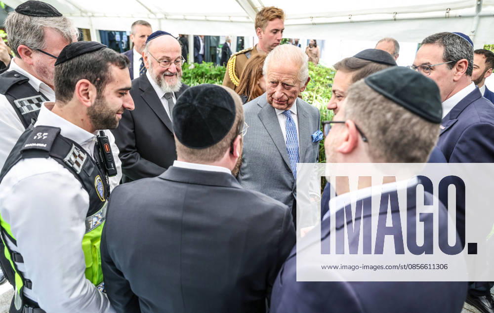 King Charles in Golders Green King Charles and Chief Rabbi Sir Ephraim Mirvis (L) meet members of the Shomrin Jewish security group who helped apprehend the man who was attacking people with a knife in Golders Green in North London following the attack on Jewish residents there two weeks ago, Credit:Richard Pohle PA ROTA - B68 Avalon Golders Green