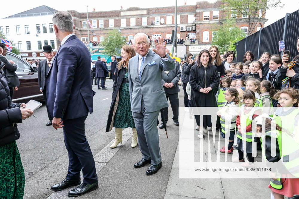 King Charles in Golders Green King Charles greets local residents in Golders Green in North London following the attack on Jewish residents., Credit:Richard Pohle PA ROTA - B68 Avalon Golders Green