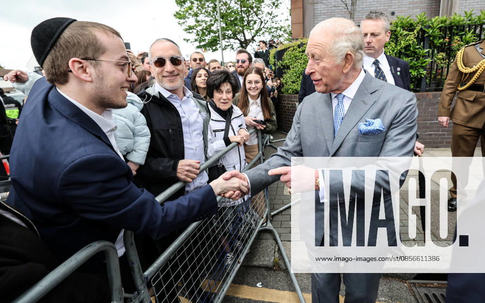 King Charles in Golders Green King Charles greets local residents in Golders Green in North London following the attack on Jewish residents., Credit:Richard Pohle PA ROTA - B68 Avalon Golders Green