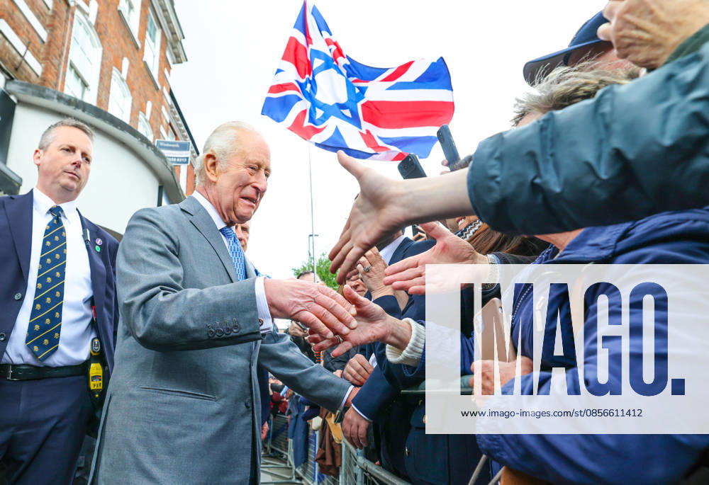 King Charles in Golders Green King Charles greets local residents in Golders Green in North London following the attack on Jewish residents., Credit:Richard Pohle PA ROTA - B68 Avalon