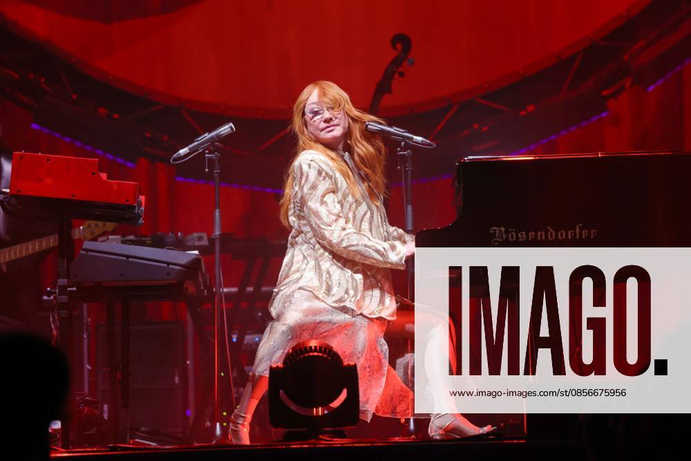 Tori Amos, Singer, in concert live at the Tempodrom, Berlin, Music, Berlin