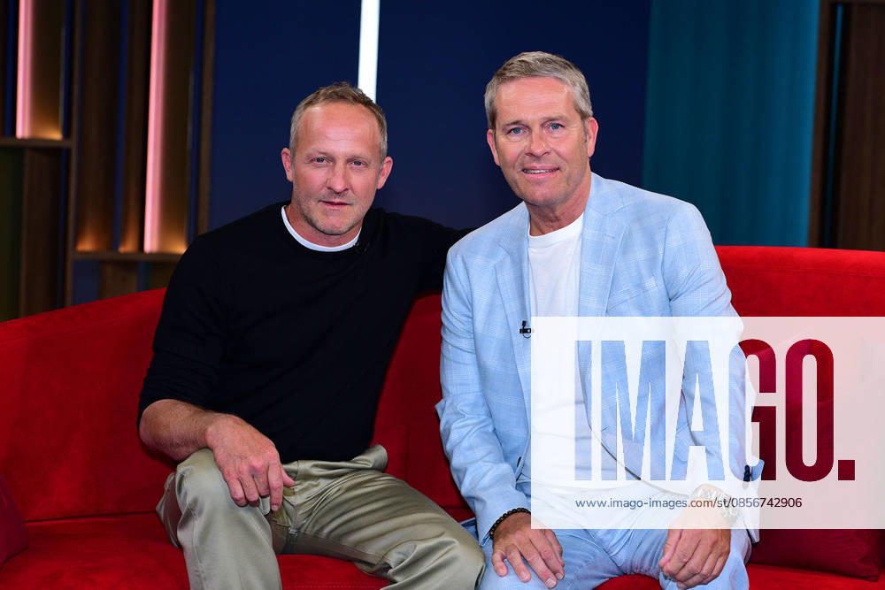 Maximilian Brueckner as a guest of presenter Hinnerk Baumgarten in the program DAS Rote Sofa NDR on 15 05 2026 in Hamburg Maximilian Brueckner and Hinnerk Baumgarten during the Das Rote Sofa tv show at NDR Studios on May 15, 2026 in Hamburg, Germany Maximilian Brueckner as a guest in the show DAS Rote Sofa NDR in Hamburg