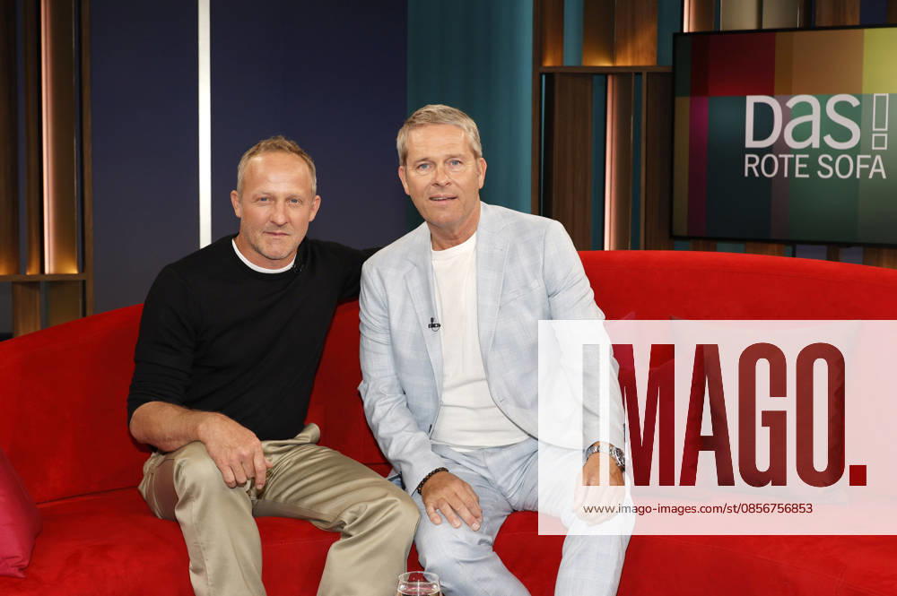 Maximilian Brückner and Hinnerk Baumgarten in the NDR news and talk show DAS Rote Sofa in the NDR television studio Lokstedt Hamburg, 15 05 2026 Foto:xH.xHartmannx xFuturexImagex brueckner_6501