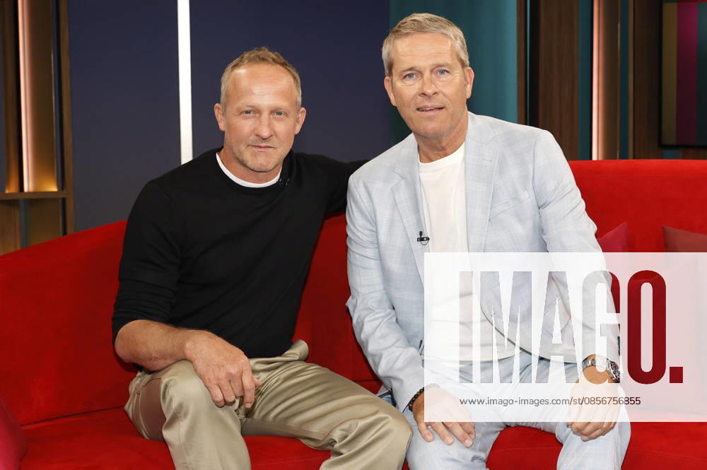 Maximilian Brückner and Hinnerk Baumgarten in the NDR news and talk show DAS Rote Sofa in the NDR television studio Lokstedt Hamburg, 15 05 2026 Foto:xH.xHartmannx xFuturexImagex brueckner_6502