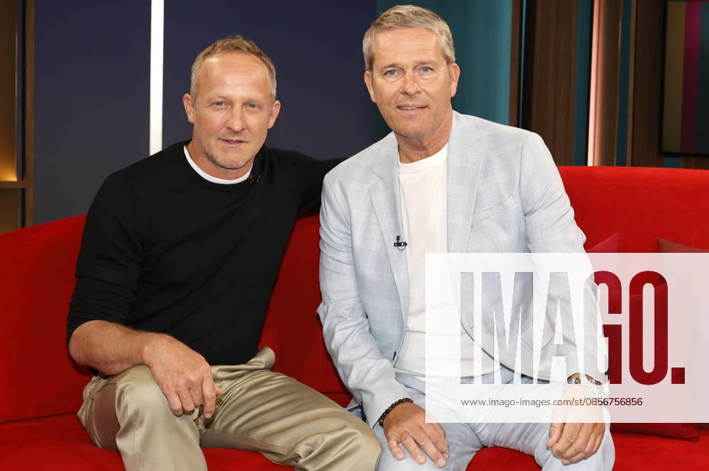 Maximilian Brückner and Hinnerk Baumgarten in the NDR news and talk show DAS Rote Sofa in the NDR television studio Lokstedt Hamburg, 15 05 2026 Foto:xH.xHartmannx xFuturexImagex brueckner_6503