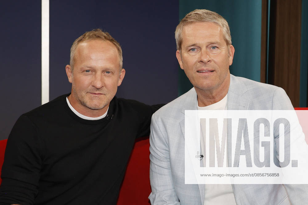Maximilian Brückner and Hinnerk Baumgarten in the NDR news and talk show DAS Rote Sofa in the NDR television studio Lokstedt Hamburg, 15 05 2026 Foto:xH.xHartmannx xFuturexImagex brueckner_6504