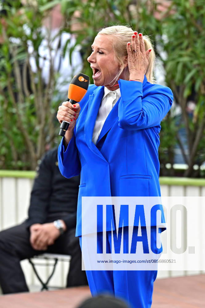 ZDF Fernsehgarten presenter Andrea Kiwi Kiewel during the ZDF entertainment show Fernsehgarten on 17 05 2026 in Mainz 20260517MWI122022