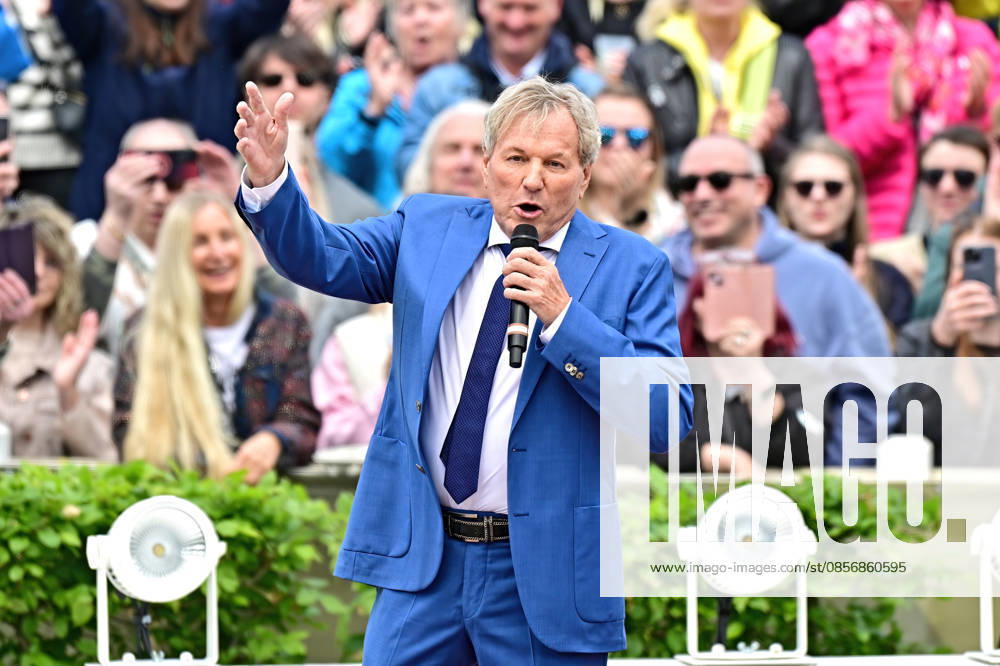 ZDF Fernsehgarten singer Bernhard Brink during the ZDF entertainment show Fernsehgarten on 17 05 2026 in Mainz 20260517MWI122363